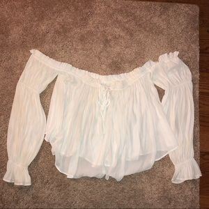 WHITE OFF SHOULDER CROP